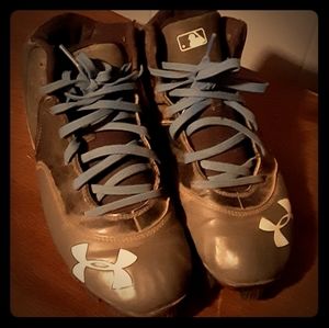 Under Armour Baseball Cleats sz. 8 5
